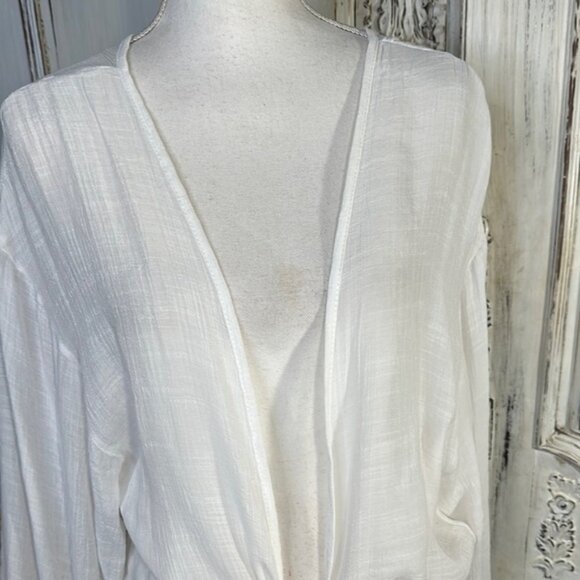 Elegant White Women's Layering Top with Voluminous Juliet sleeves - Picture 3 of 9